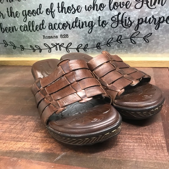 BORN Leather Wedge Slides 8 - Picture 1 of 5